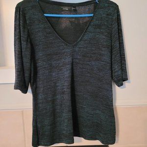 APT9 v-neck top, Large